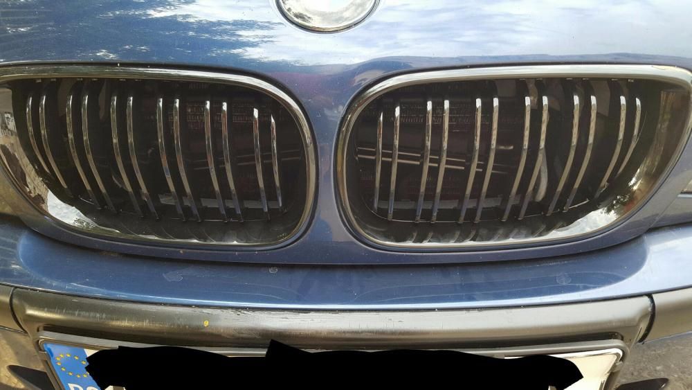 nagri-grila-capota-bmw-e46-duble-negru-lucios-5.jpg