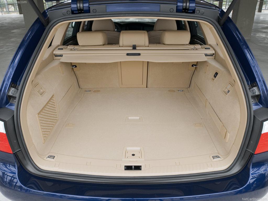 BMW-5-Series Touring 2008 1024x768 wallpaper 1e