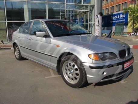 320i