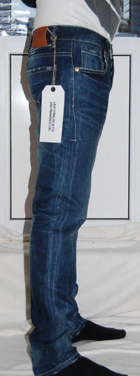 Levis (2)