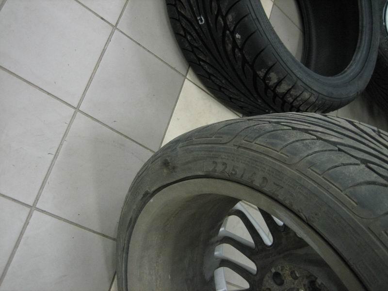 dunlop9000 225/40/18